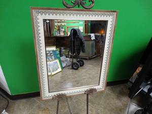 lot 17420 image: Decorative Mirror