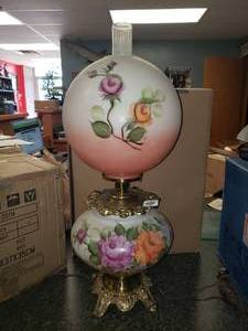 lot 17485 image: Antique Parlor Lamp
