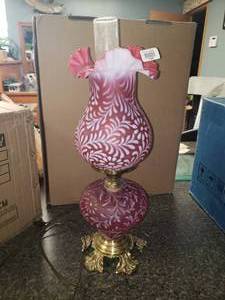 lot 17486 image: Antique Parlor Lamp