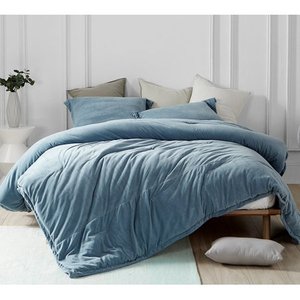 lot 4025 image: Twin XL- Coma Inducer Comforter - Baby Bird - Smoke Blue- Retail$89.99