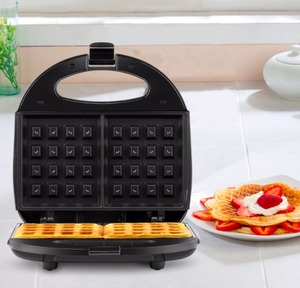 lot 3984 image: Black Continental Electric 2 Slice Waffle Maker Black