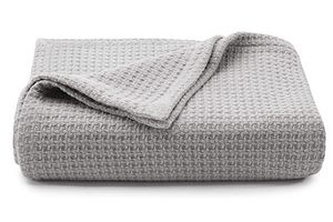 lot 3996 image: Tommy Bahama Bahama Coast Cotton Blanket