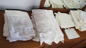 lot 19072 image: Lot Of Lines and Table Clothes