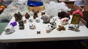 lot 19083 image: Piggy Banks, Star Wars Items