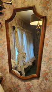 lot 19087 image: 27in x 46in Mirror
