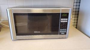 lot 19096 image: Emerson Microwave