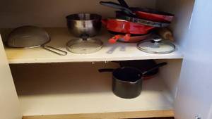 lot 19100 image: Pots and Pans