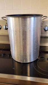 lot 19106 image: 16in Turkey Fryer With Fish Fry