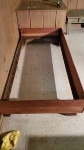 lot 19131 image: Twin Bed Frame