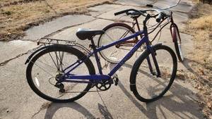 lot 19137 image: Mongoose 7 Speed Bicycle