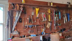 lot 19145 image: Wall Of Tools