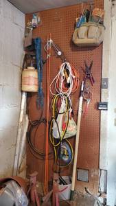 lot 19162 image: Extension Cords, Car Jacks and More