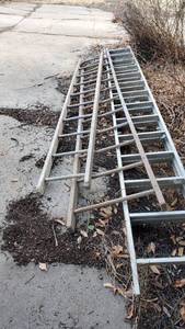 lot 19163 image: (2) Wood Ladders