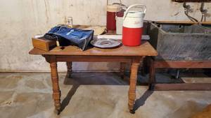 lot 19123 image: Vintage Wood Table With Contents
