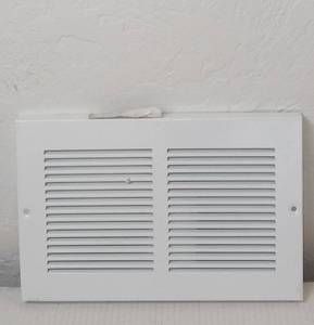 lot 222 image: Air Vent, White, 12 x 18