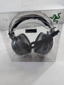 lot 111 image: Razer Nari Essential Headset