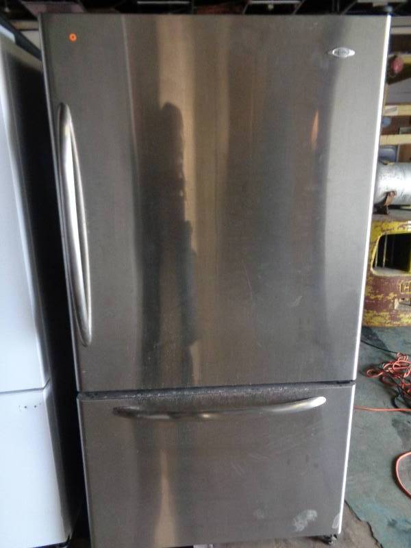 lot 05 image: Maytag French Door Bottom-Freezer Refrigerator