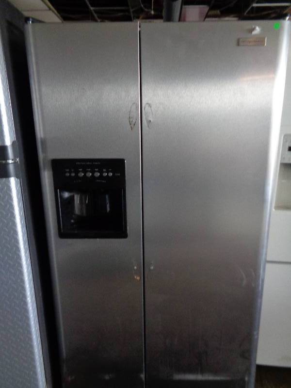 lot 04 image: Frigidaire Side-by-Side Refrigerator