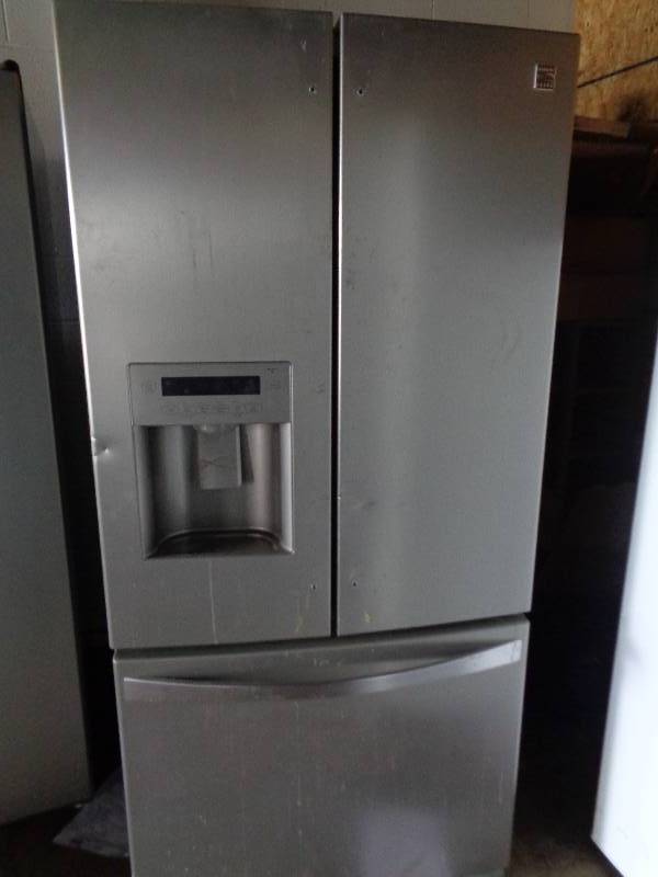 lot 20 image: Kenmore French Door Refrigerator