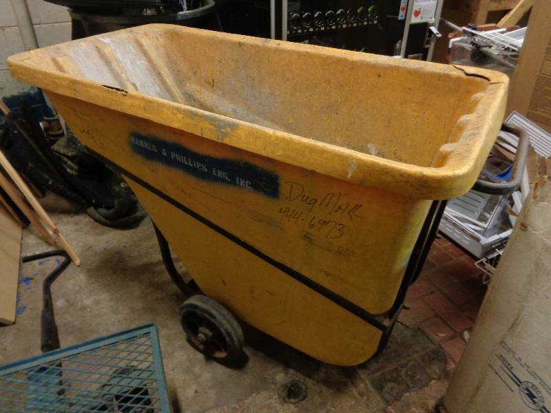 lot 29 image: Utility Cart