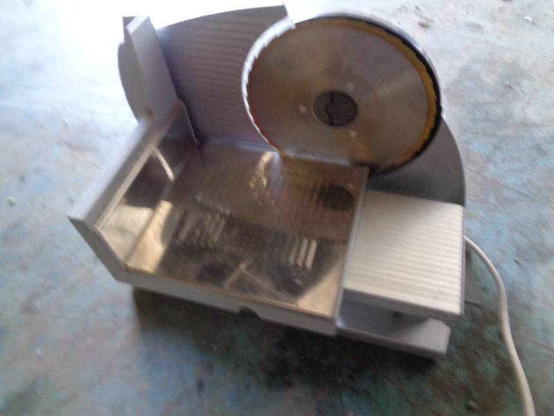 lot 33 image: Meat Slicer