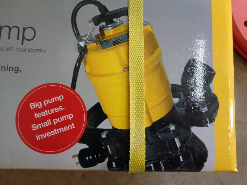 lot 44 image: NEW 2 Submersible Pump