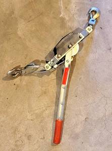 lot 8050 image: Come-A-Long Cable Power Puller