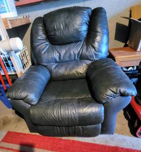 lot 8102 image: LeatherVinyl Rocker Recliner Color Asian Charcoal