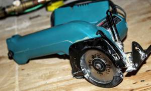 lot 8033 image: Makita 3-38 Circular Saw 9.6V Model No. 5090D & Sears Craftsman 1-12HP Router