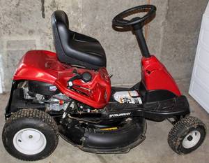 lot 8000 image: Murray 30 Rear Engine Riding Mower