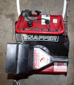 lot 8020 image: SNAPPER Snow Blower Model 3201